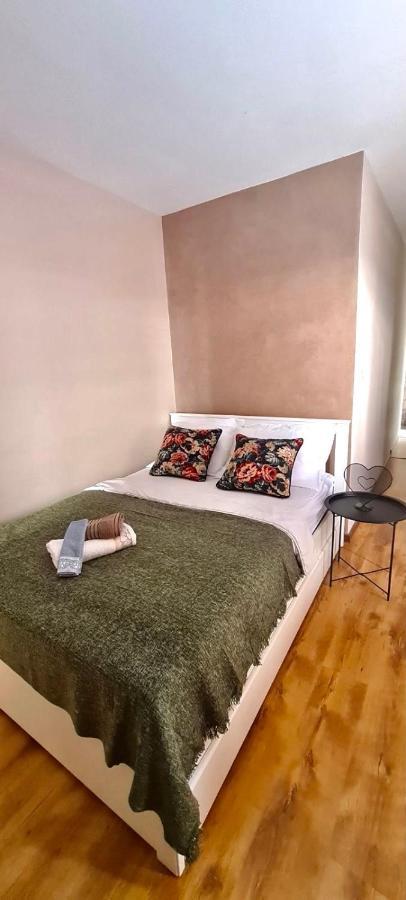 Minicity Inn Belgrado Esterno foto