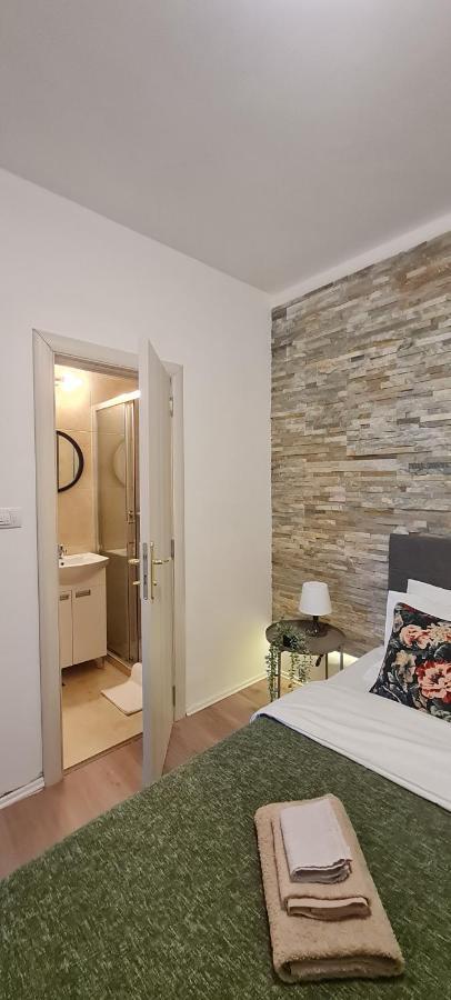 Minicity Inn Belgrado Esterno foto
