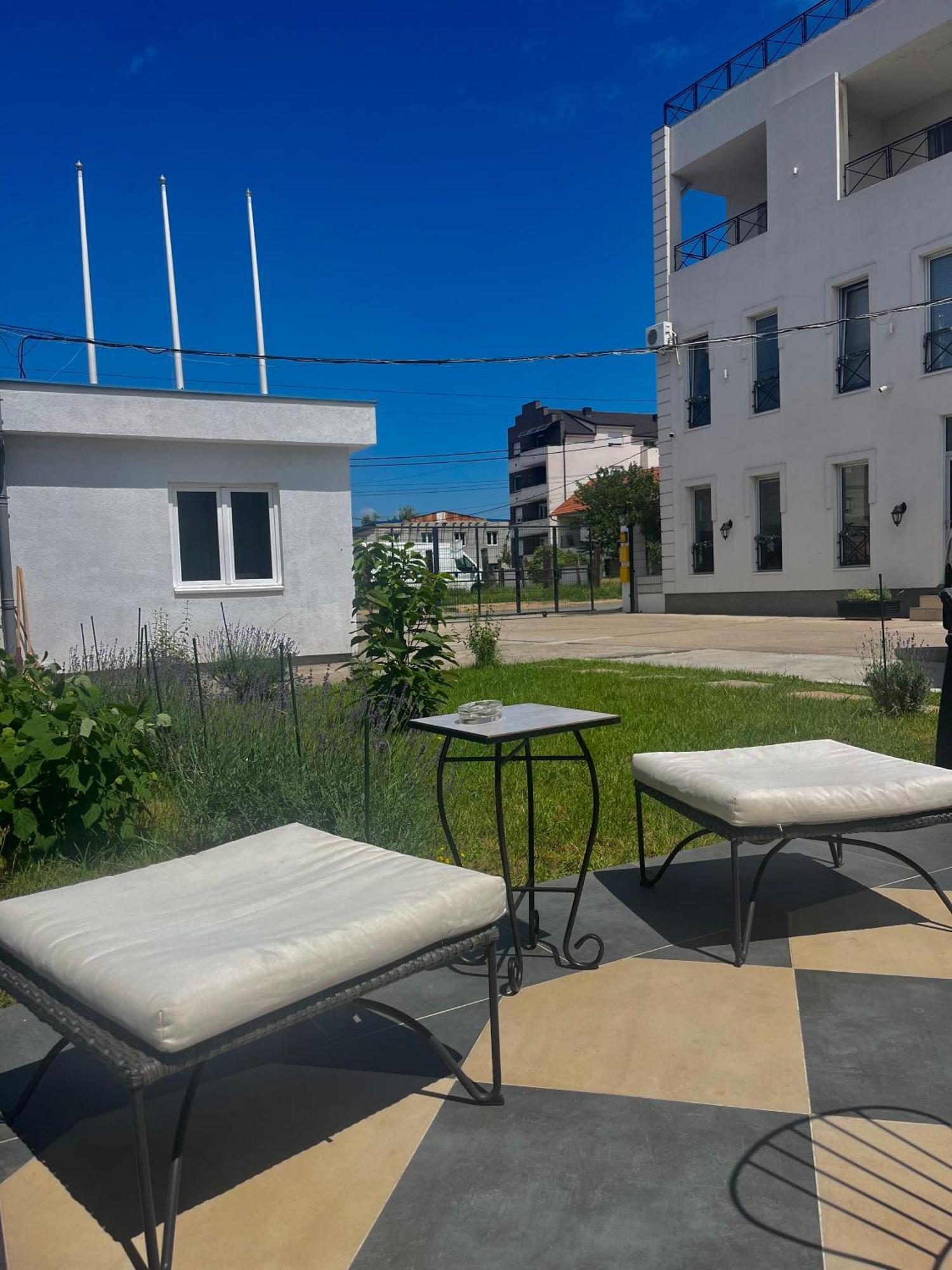 Minicity Inn Belgrado Esterno foto