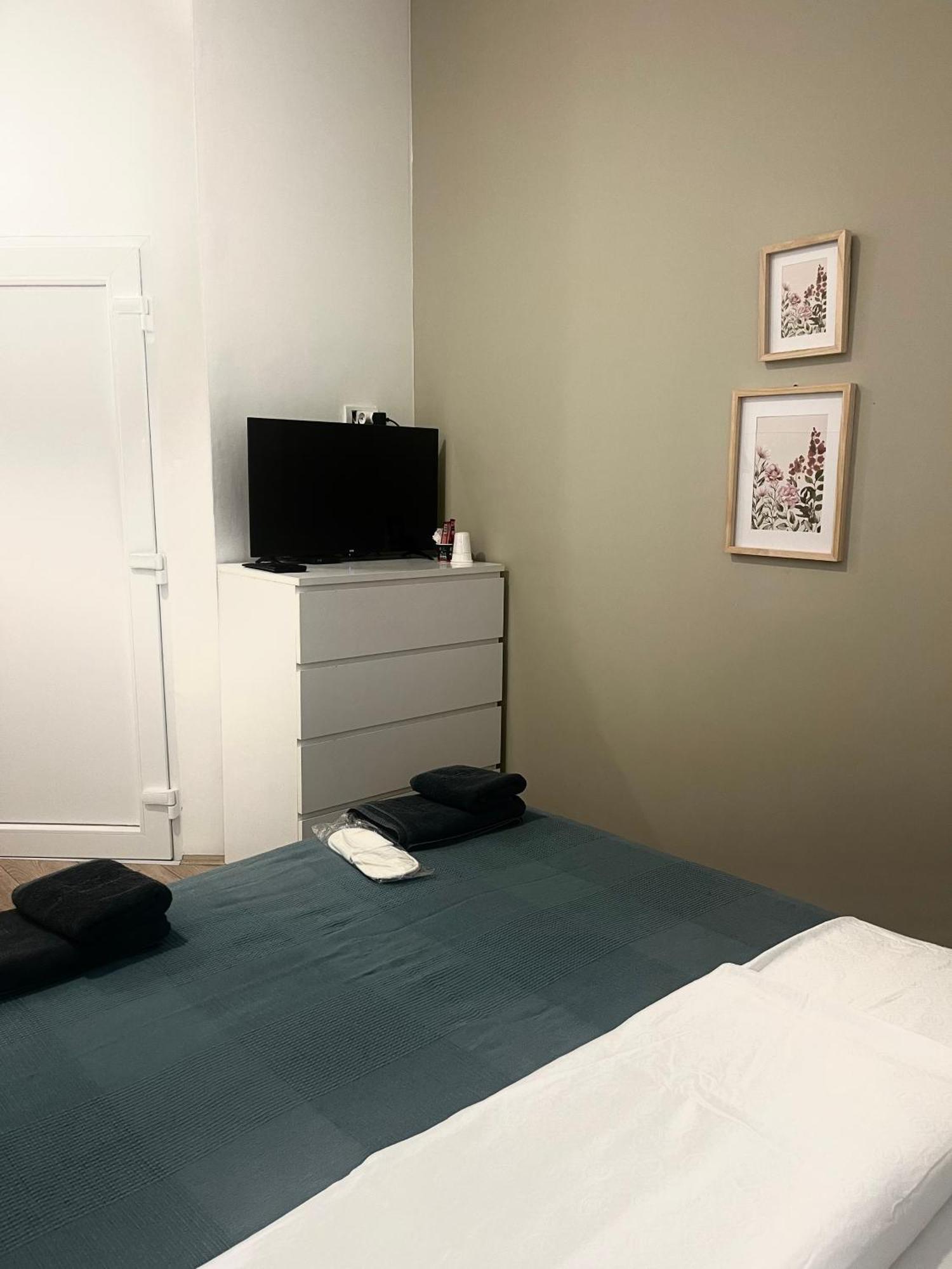 Minicity Inn Belgrado Esterno foto